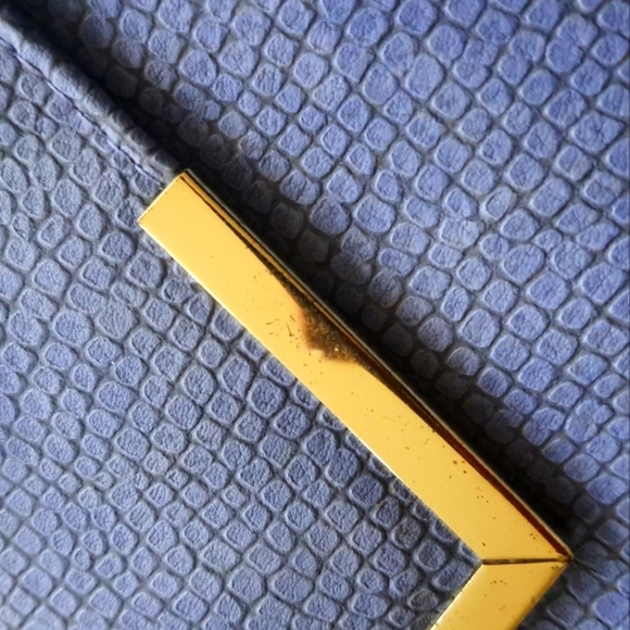 Blue Pebbled Leather Clutch Bag - Picture 4 of 7